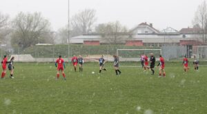 Fußball-Mädchen brillieren bei „eisigem“ Bezirksturnier