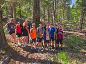 Unterwegs in der Natur: 4ab auf Wandertour