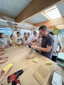 Talent School/Aktiv Ladenbau: Schüler gestalten eigene Bankfächer